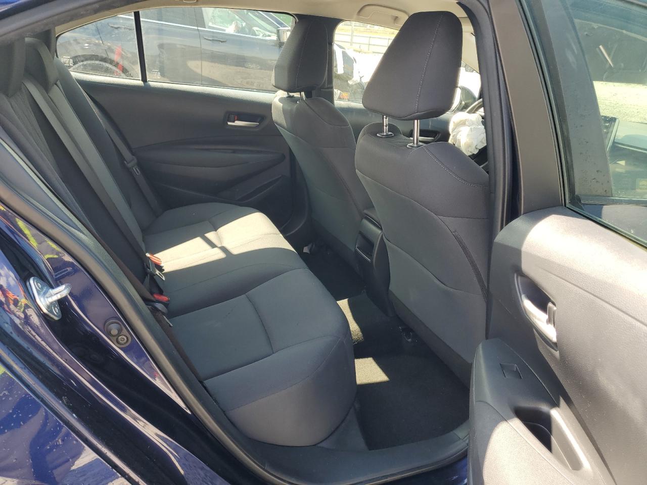 Toyota Corolla Le Image 8