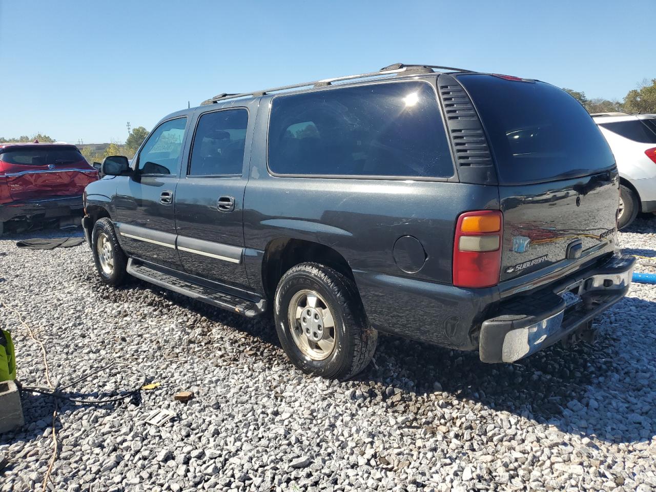 Chevrolet Suburban C1500 Image 13