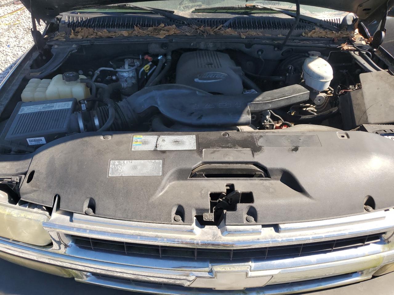 Chevrolet Suburban C1500 Image 10