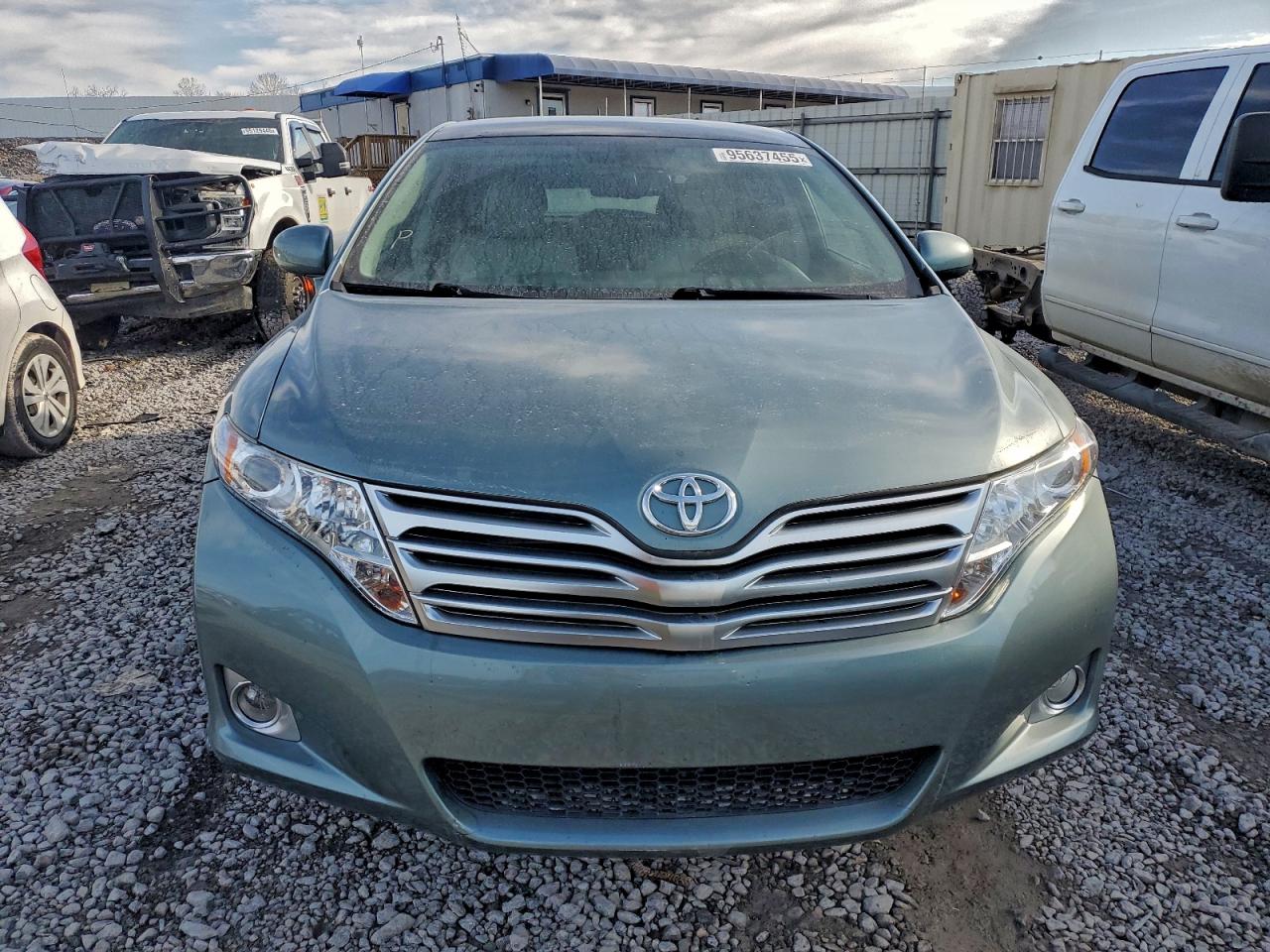 Toyota Venza Image 2