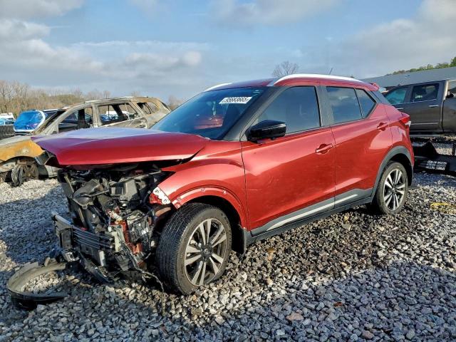  Salvage Nissan Kicks