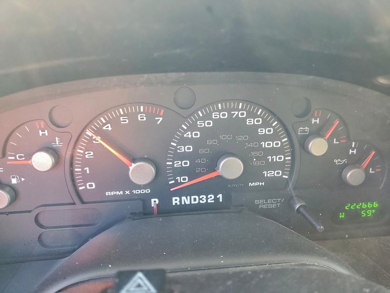 Ford Explorer Xlt Image 10