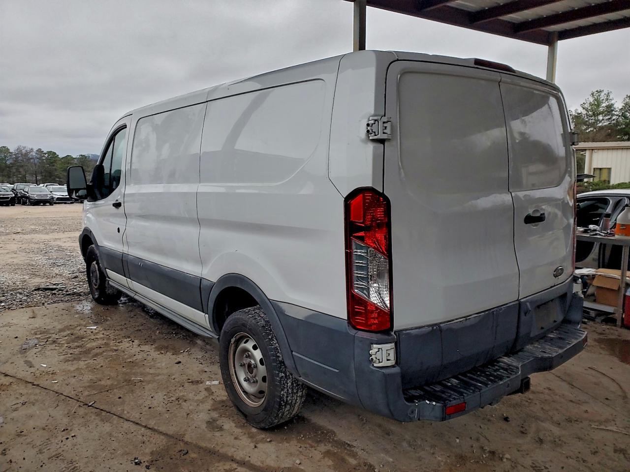 Ford Transit T-250 Image 4