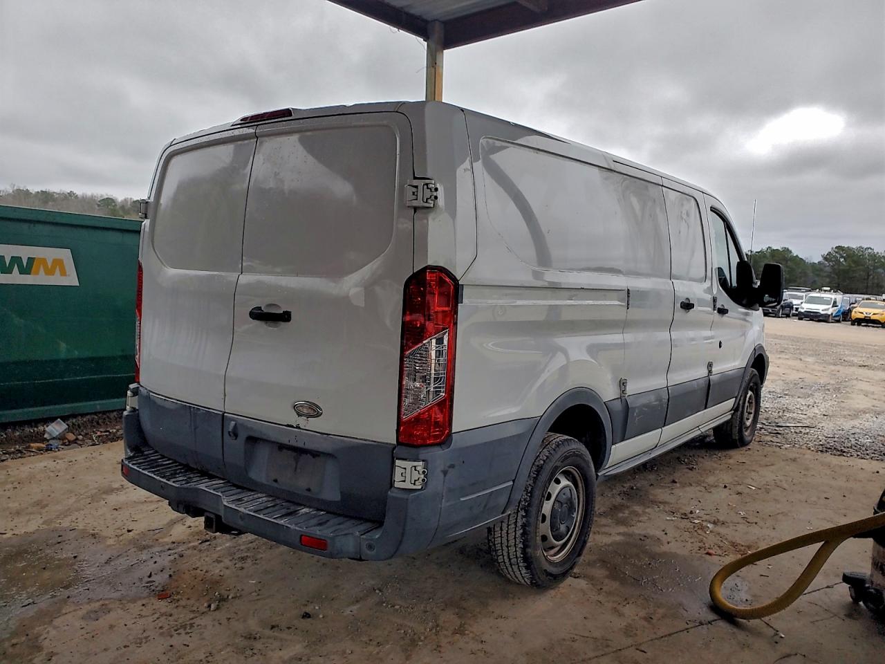 Ford Transit T-250 Image 3