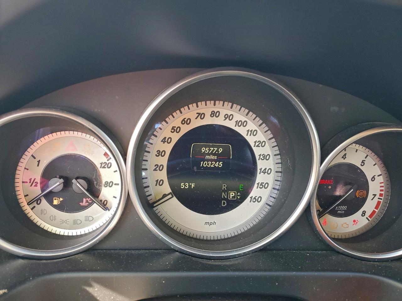 Mercedes-Benz E-Class 350 Image 12