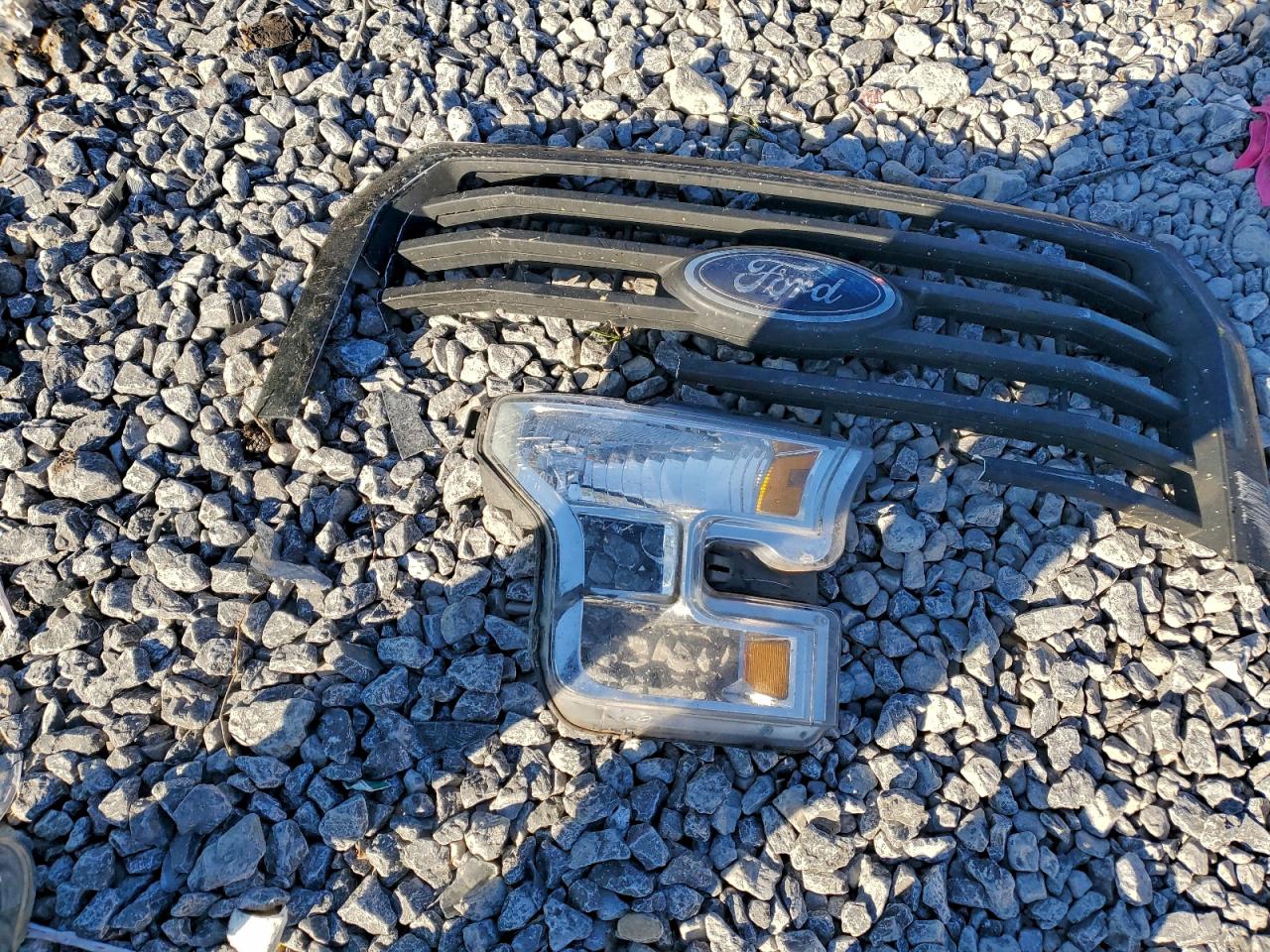 Ford F-150 Supercrew Image 12