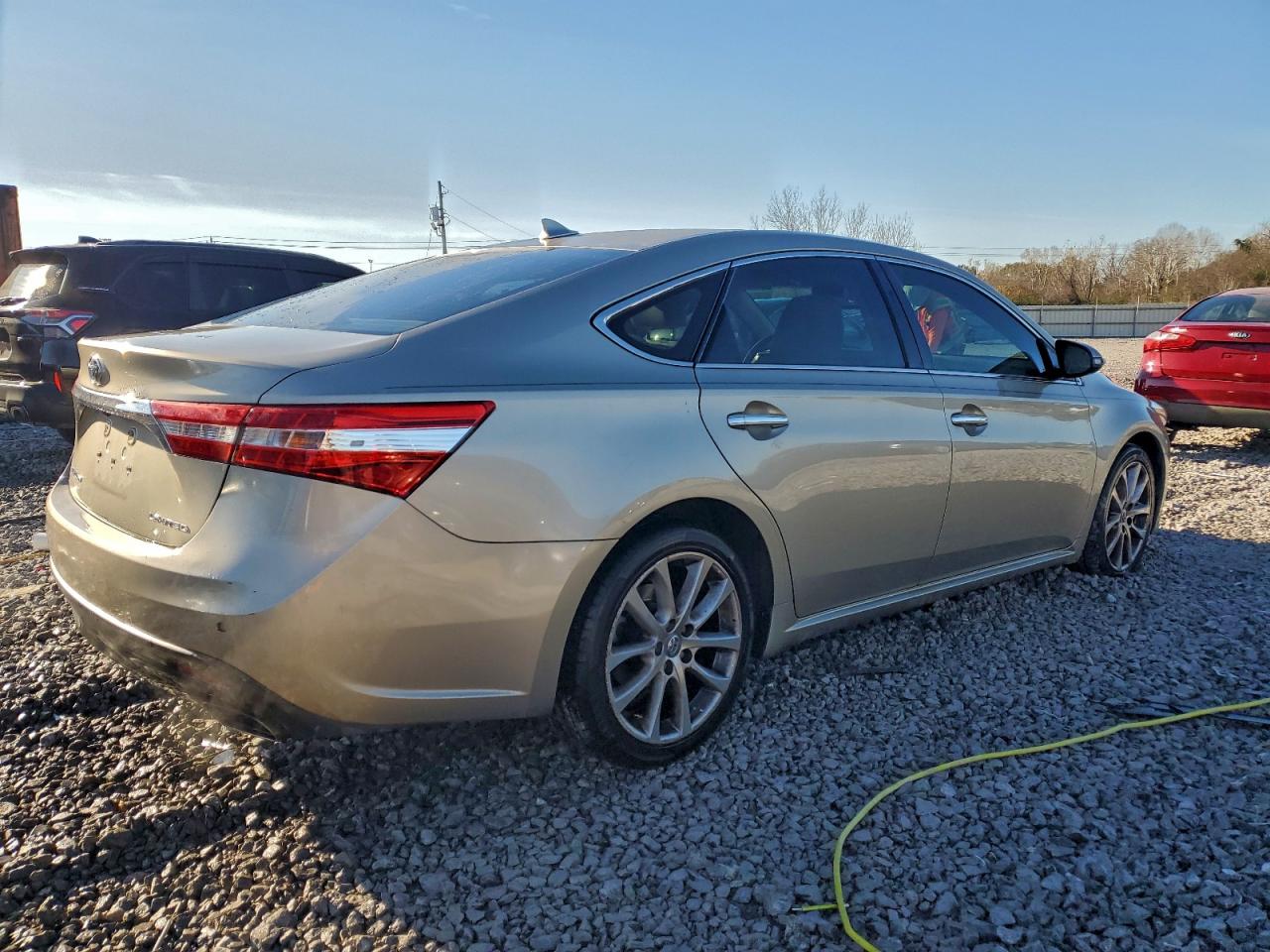 Toyota Avalon Xle Image 3