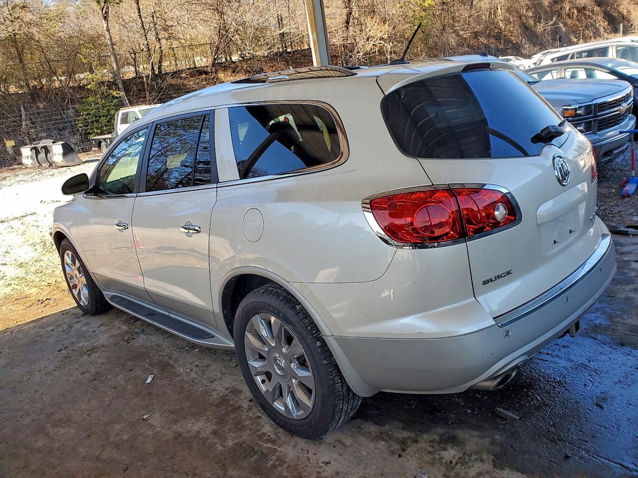 Buick Enclave Image 3