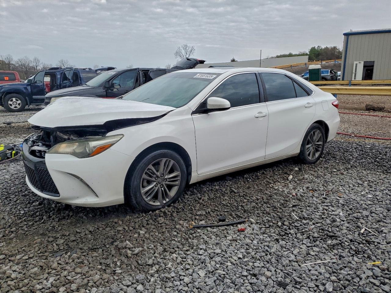 Toyota Camry Le Image 1