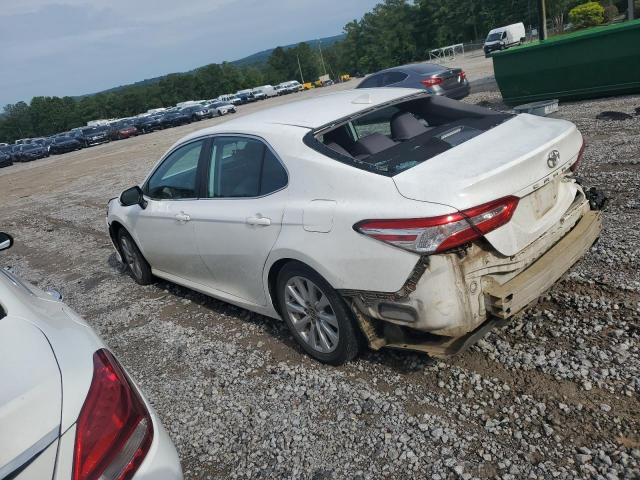 Toyota Camry Le Image 5