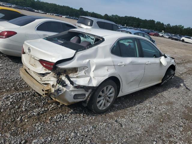 Toyota Camry Le Image 2