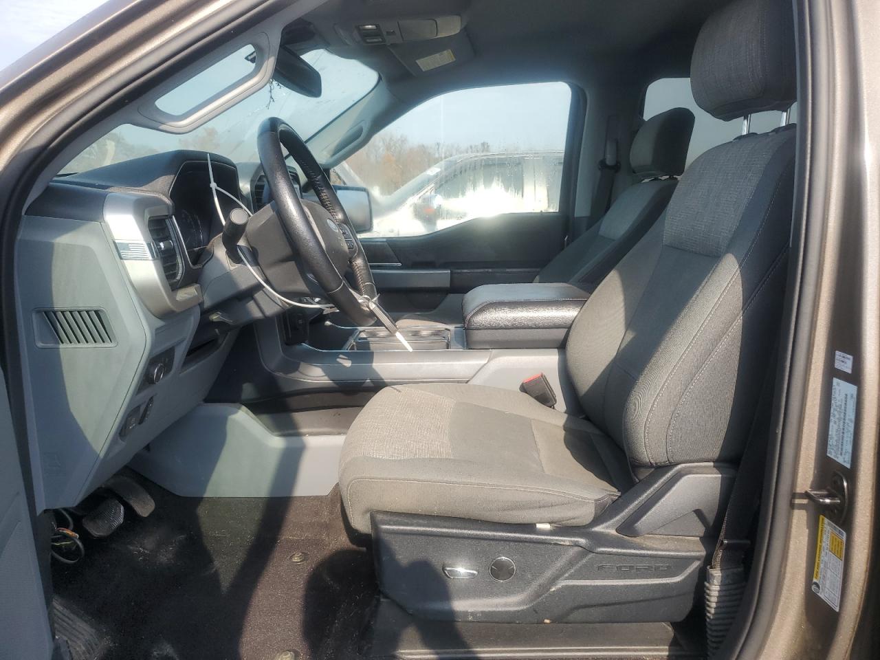 Ford F-150 Supercrew Image 7