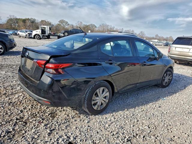 Nissan Versa S Image 5