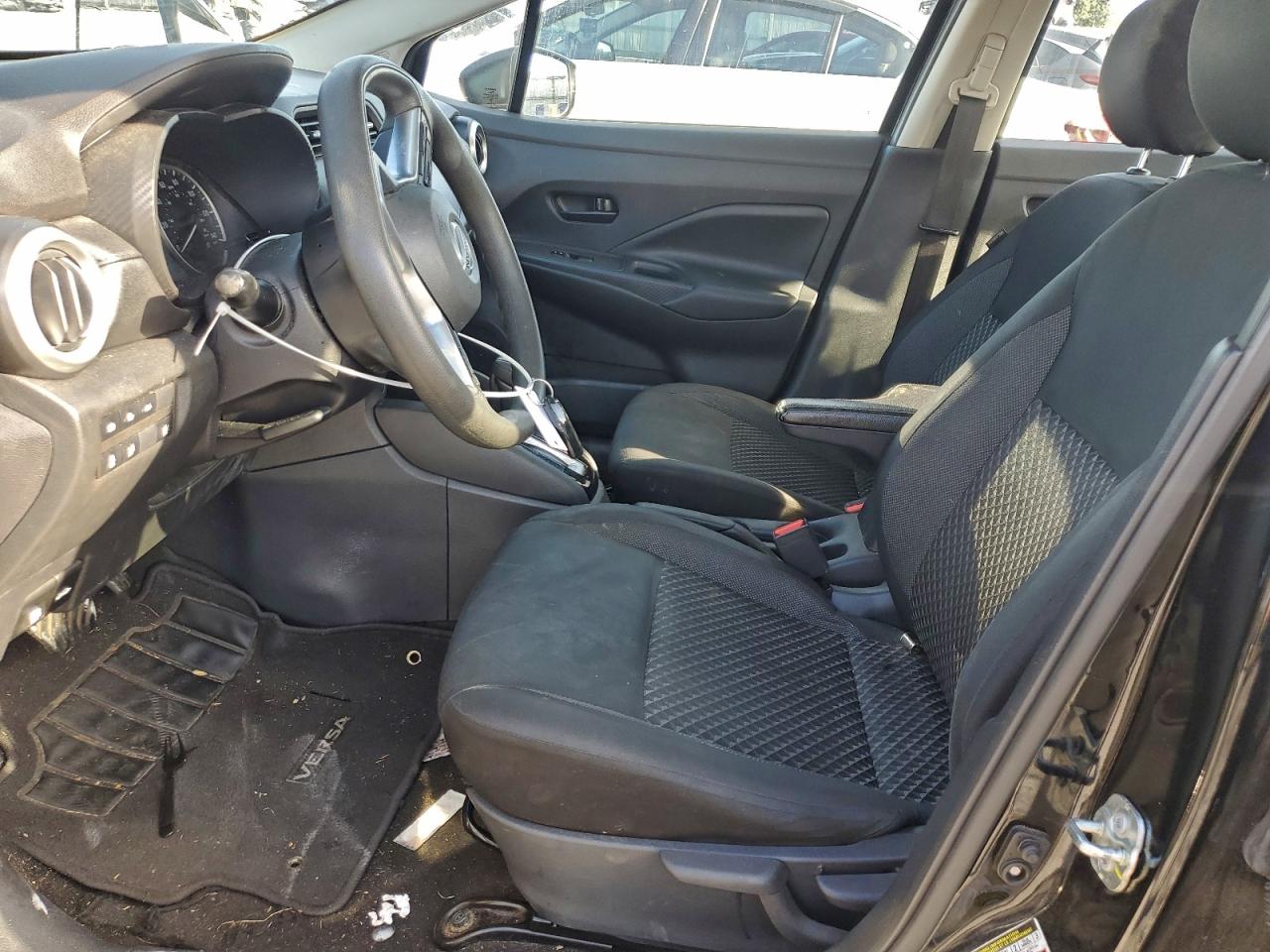 Nissan Versa S Image 4