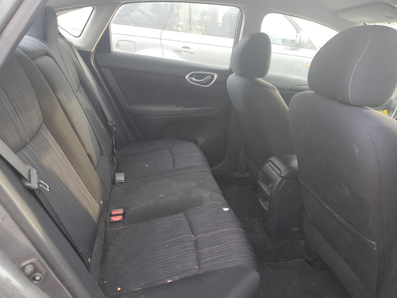 Nissan Sentra S Image 10