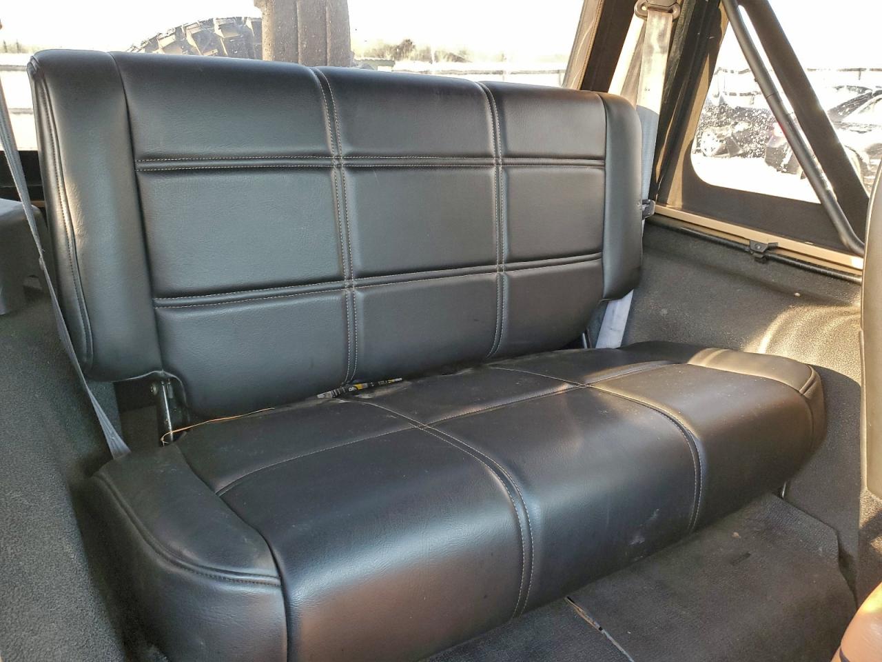 Jeep Wrangler Sahara Image 5