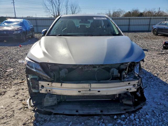 Toyota Camry L Image 10