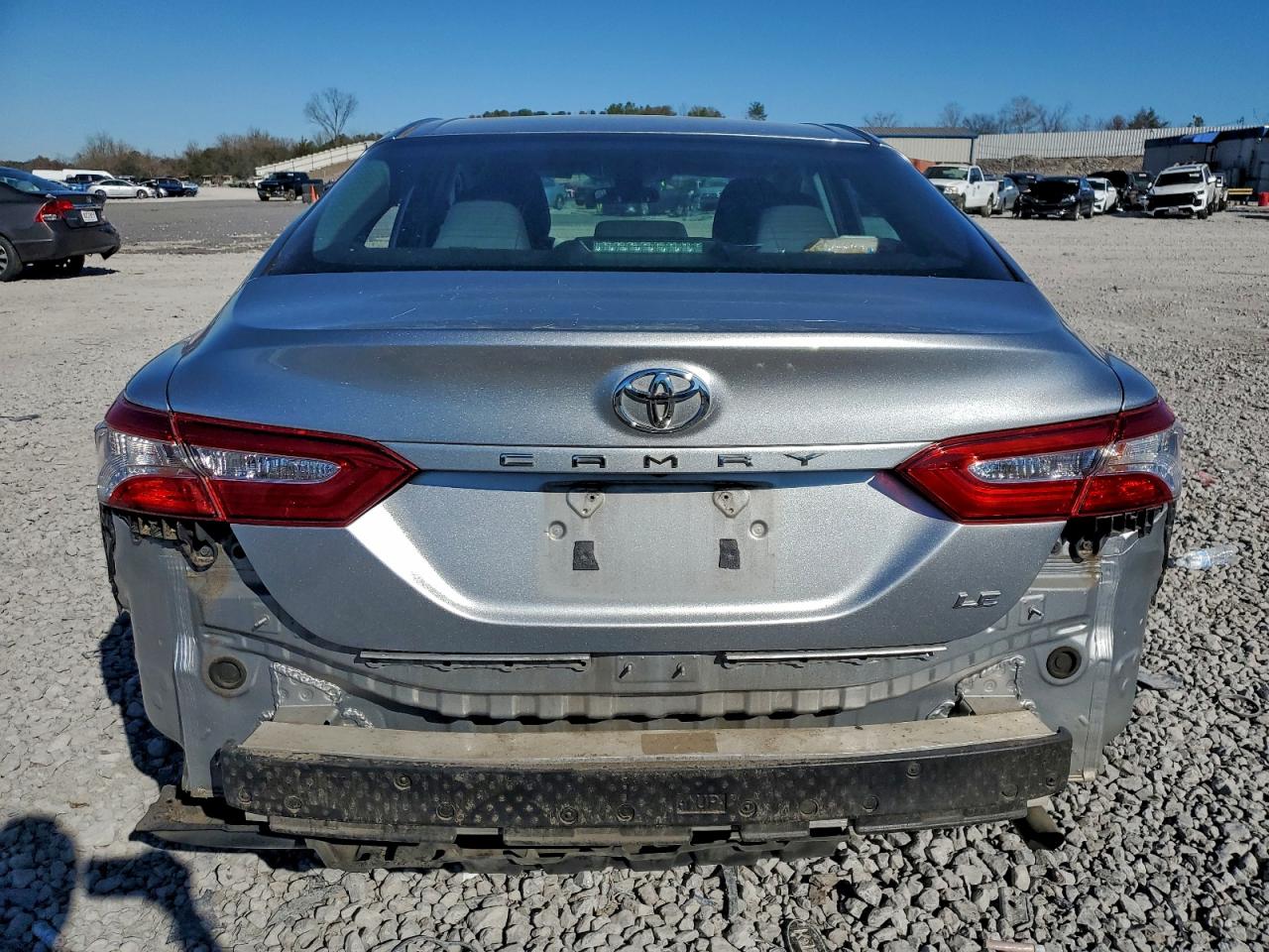 Toyota Camry L Image 12