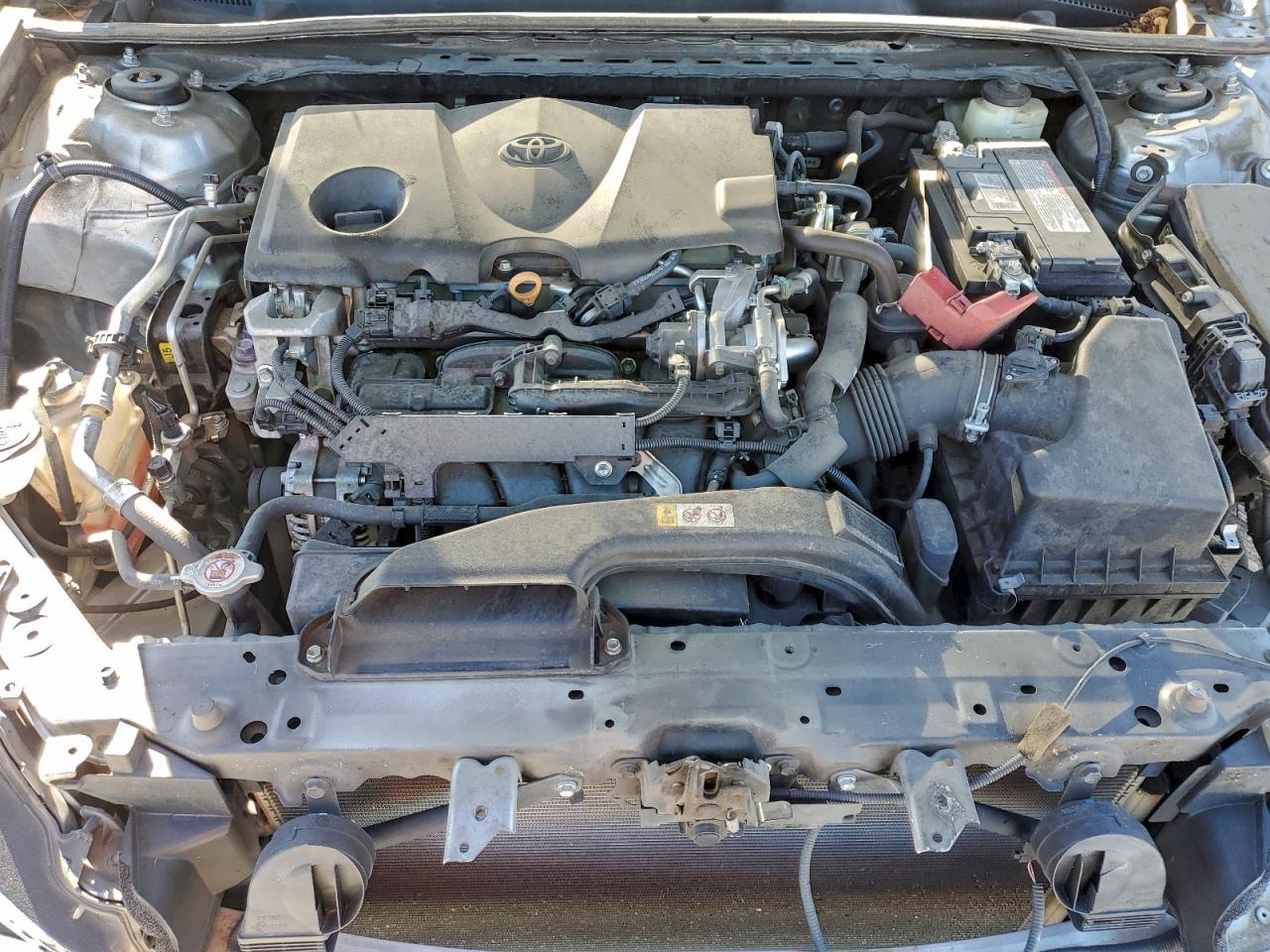 Toyota Camry L Image 9