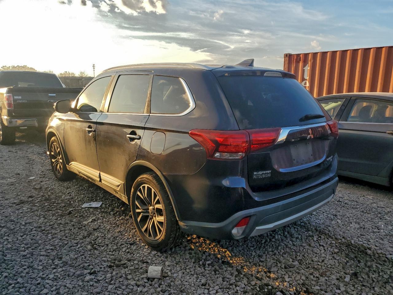 Mitsubishi Outlander Se Image 2