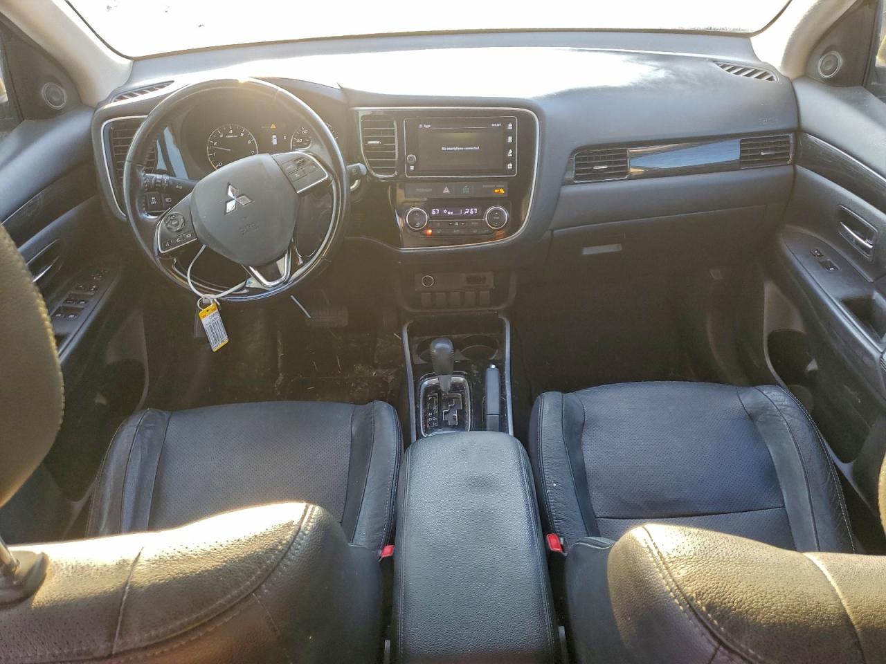 Mitsubishi Outlander Se Image 8