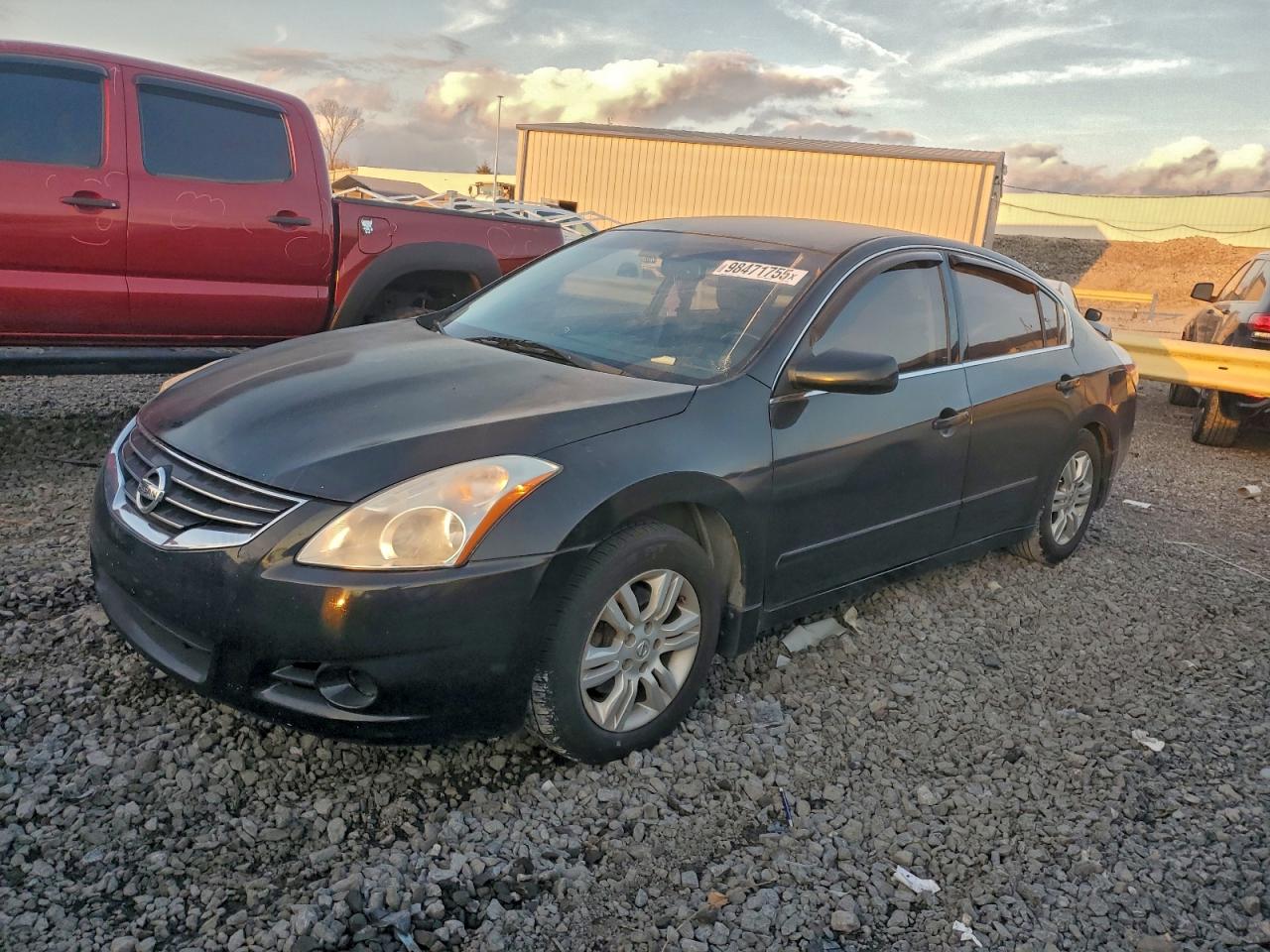 Nissan Altima Base Image 1