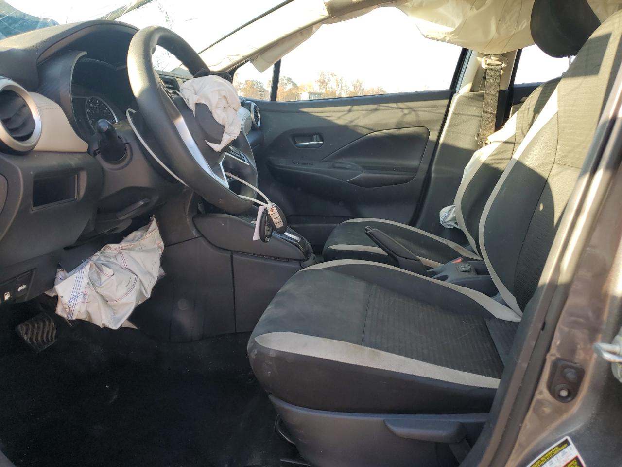 Nissan Versa Sv Image 10