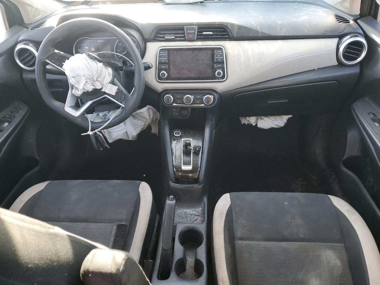 Nissan Versa Sv Image 12