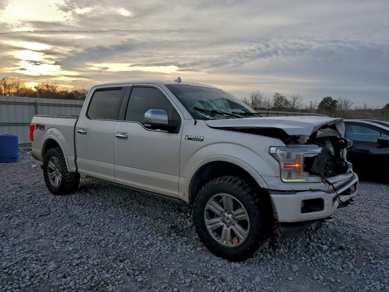 Ford F-150 Supercrew Image 10
