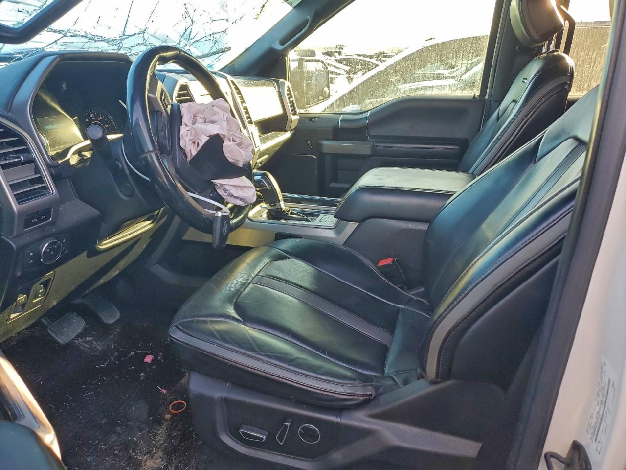 Ford F-150 Supercrew Image 3