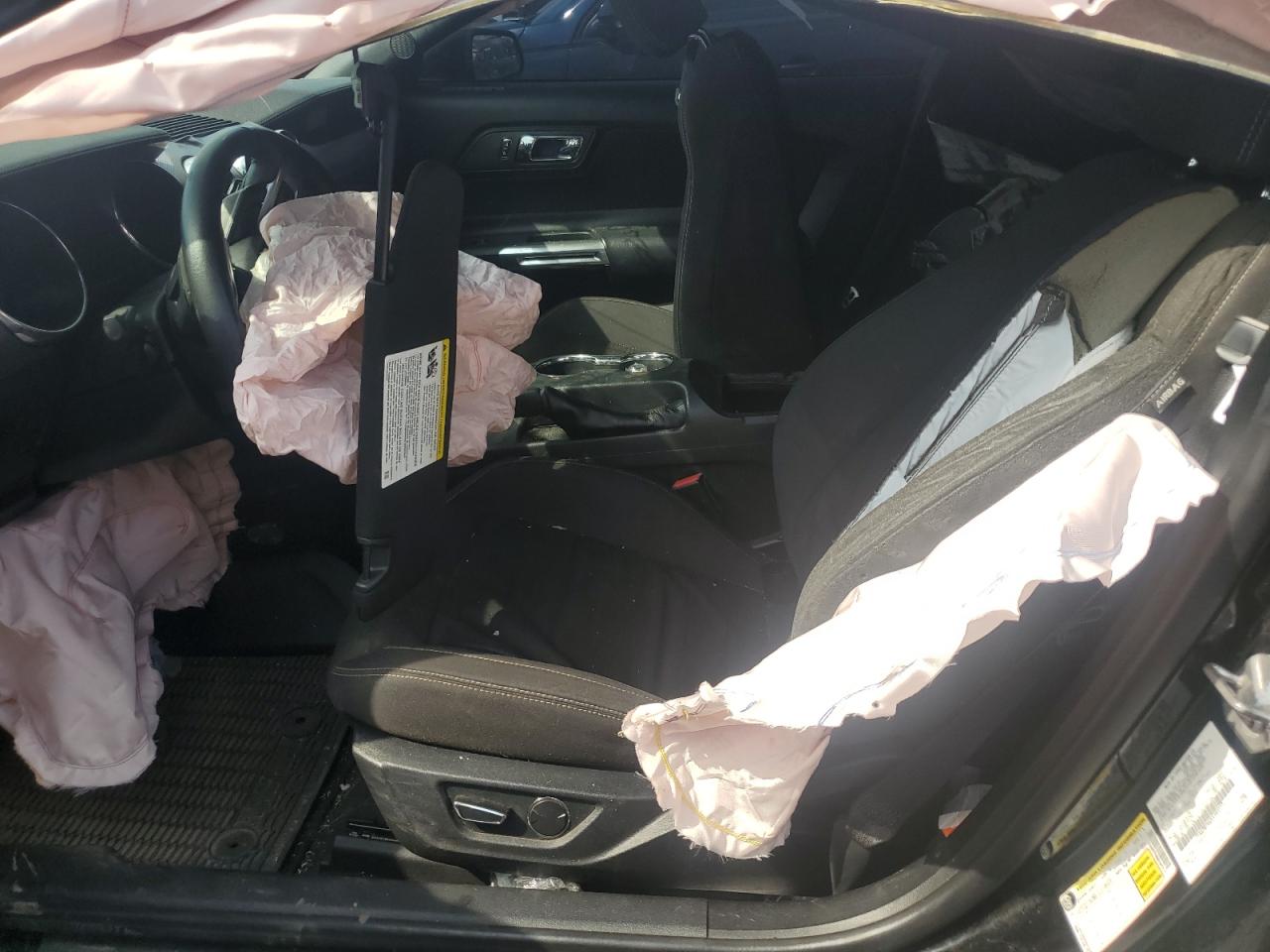 Ford Mustang Image 9