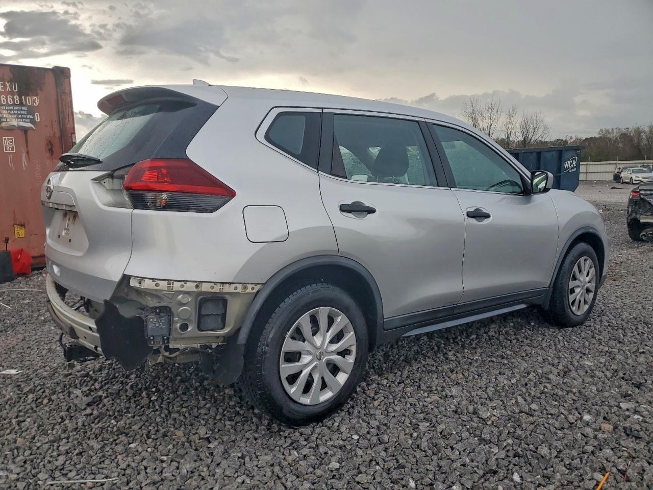 Nissan Rogue S Image 3