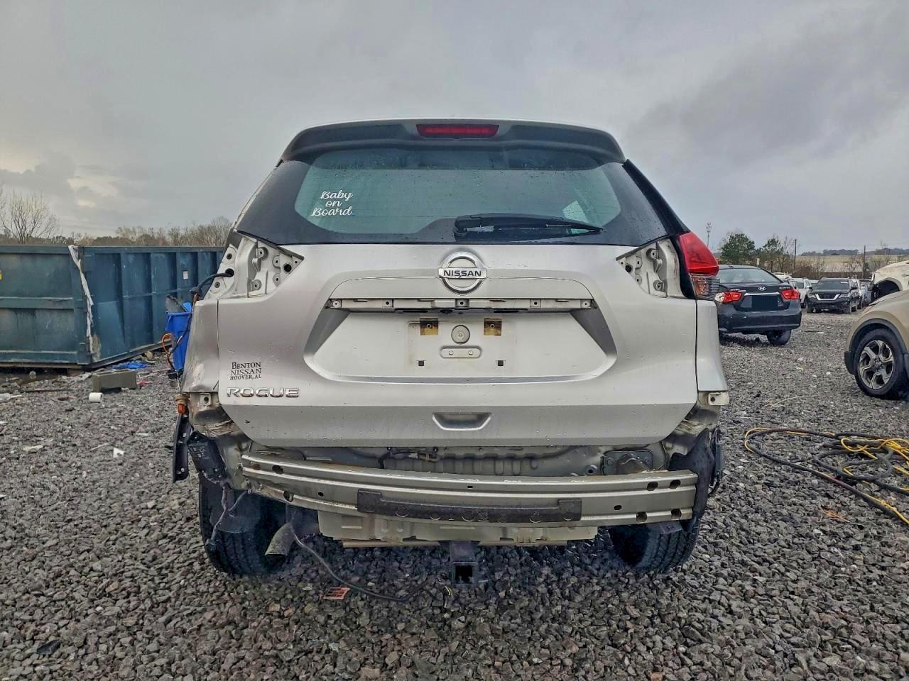 Nissan Rogue S Image 6