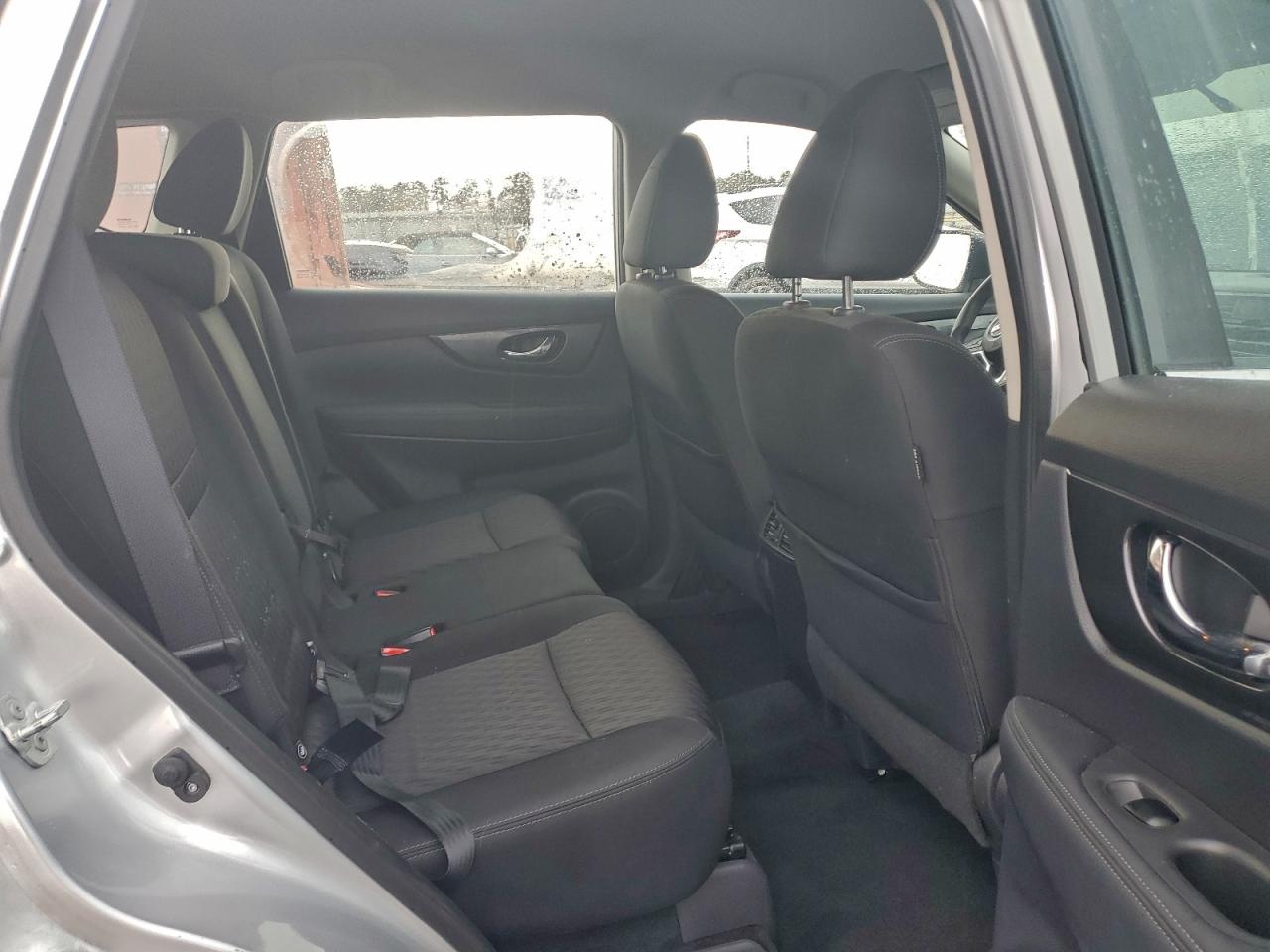 Nissan Rogue S Image 10