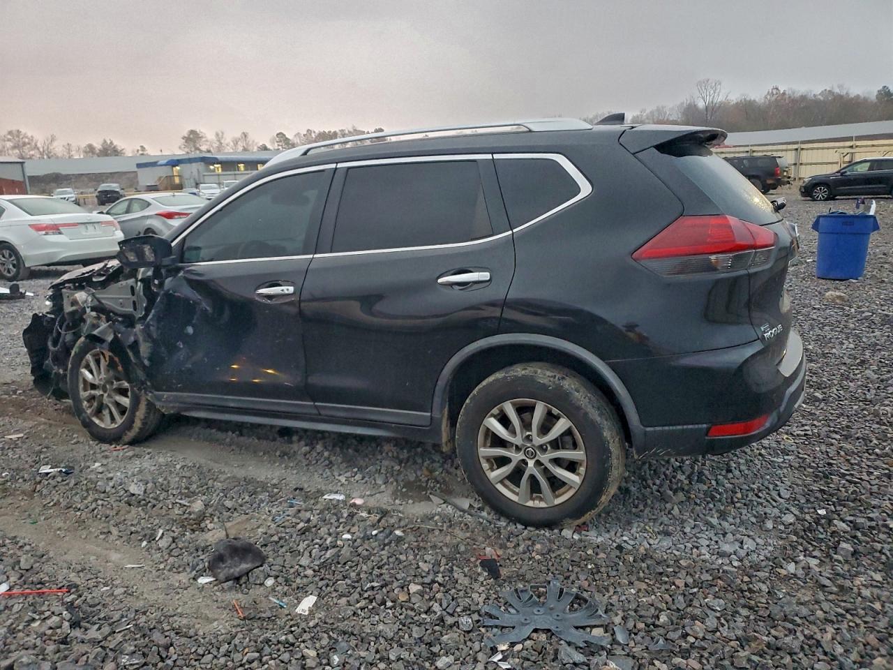 Nissan Rogue S Image 5