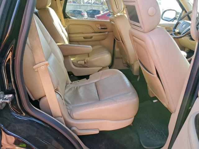 Cadillac Escalade Luxury Image 4