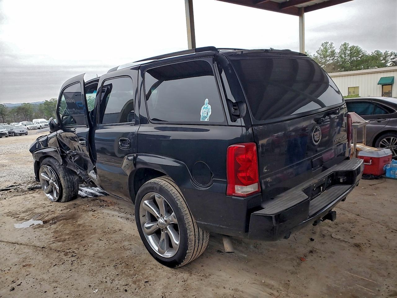 Cadillac Escalade Luxury Image 2