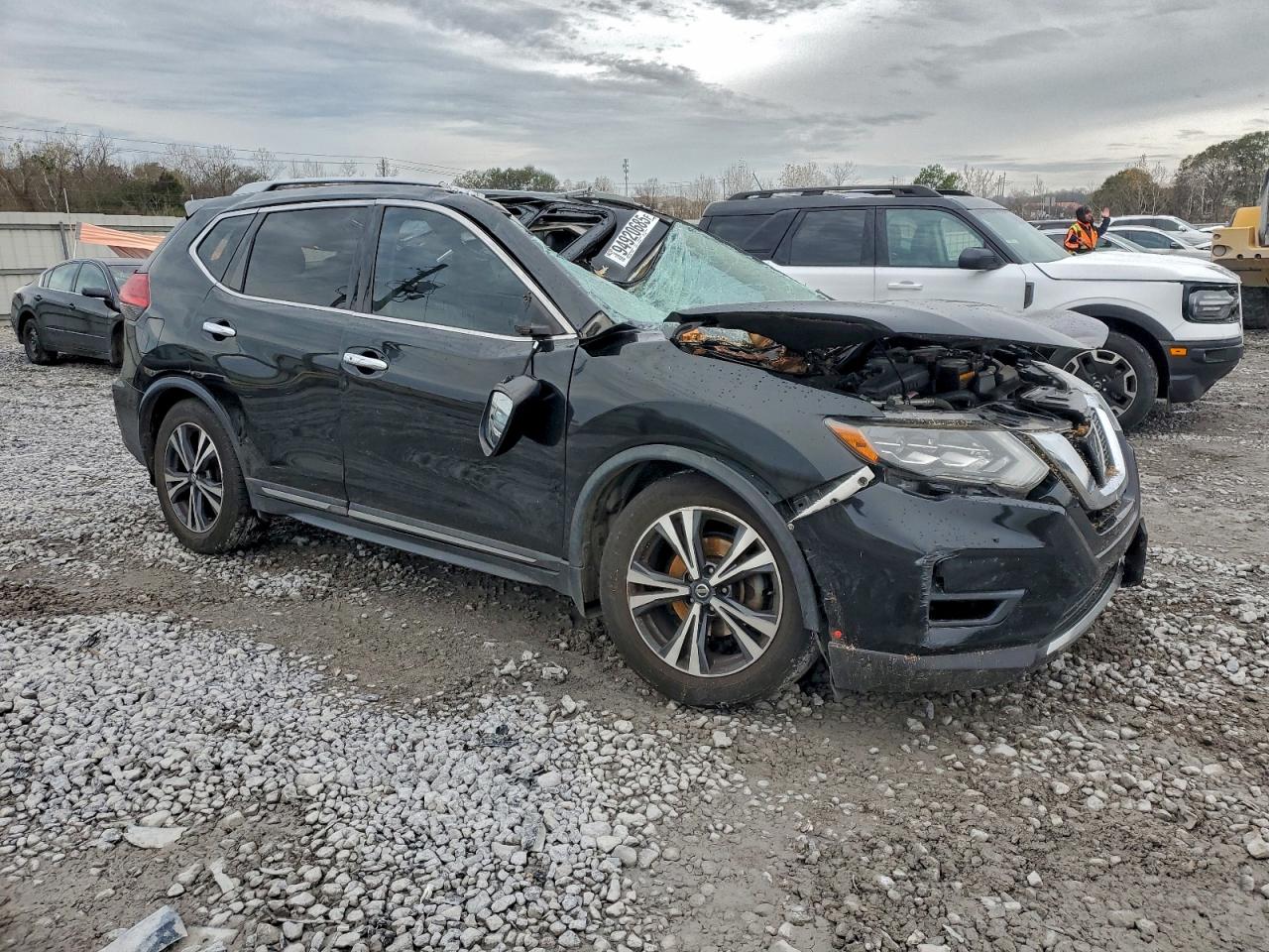 Nissan Rogue S Image 3