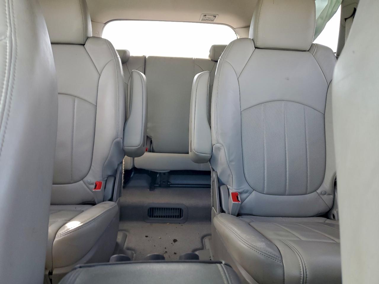 Buick Enclave Image 12