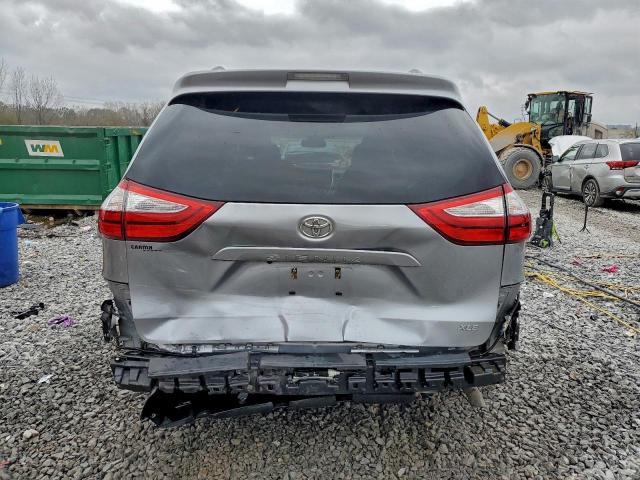 Toyota Sienna Xle Image 11