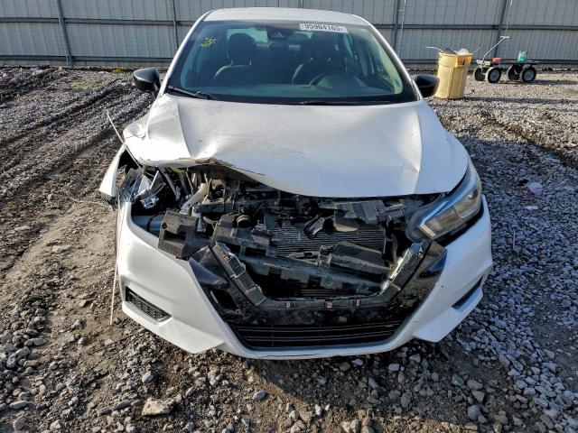 Nissan Versa S Image 3