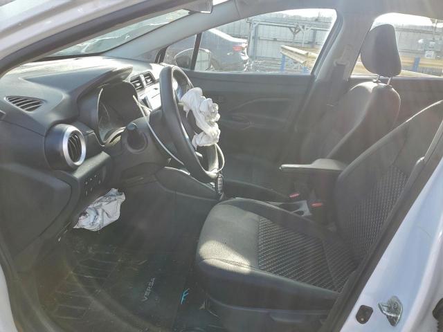 Nissan Versa S Image 8