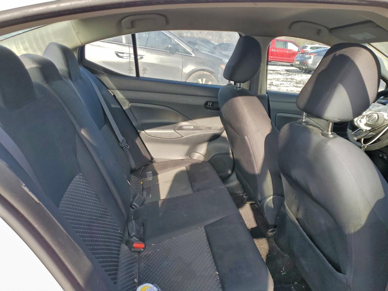 Nissan Versa S Image 9