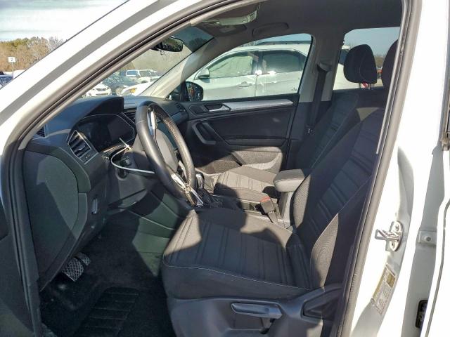 Volkswagen Tiguan S Image 8