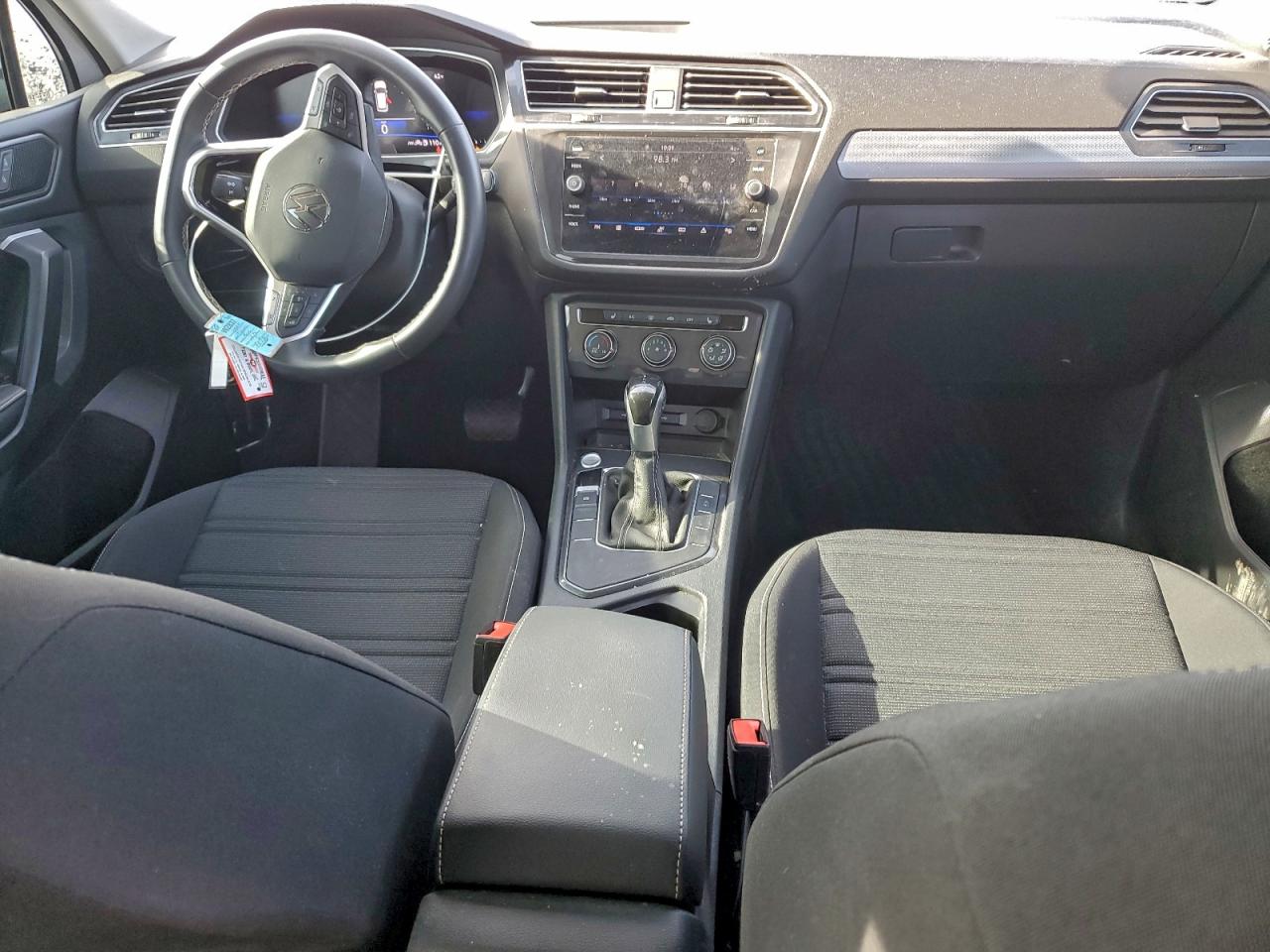 Volkswagen Tiguan S Image 5