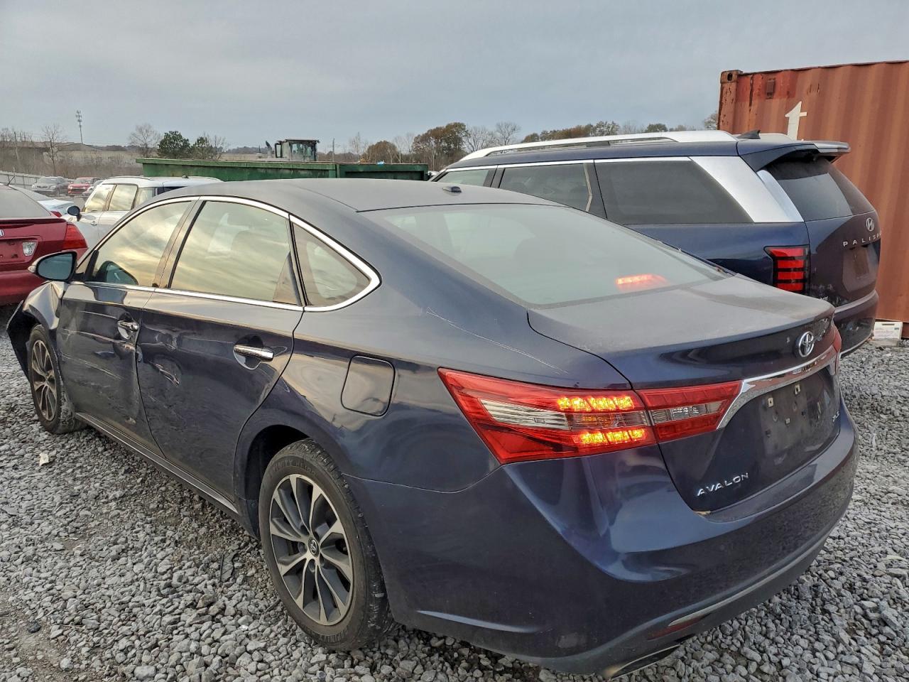 Toyota Avalon Xle Image 4