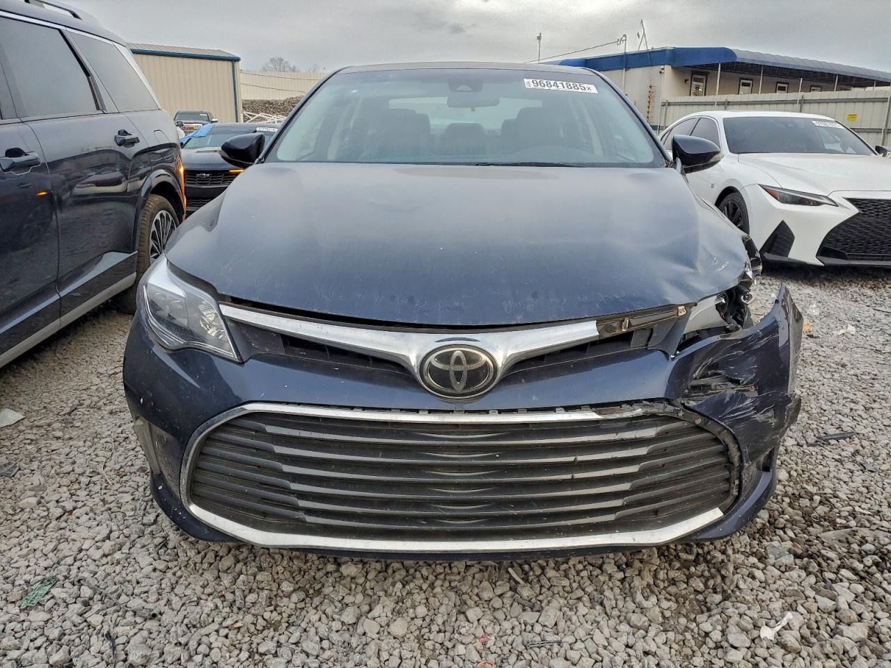 Toyota Avalon Xle Image 9