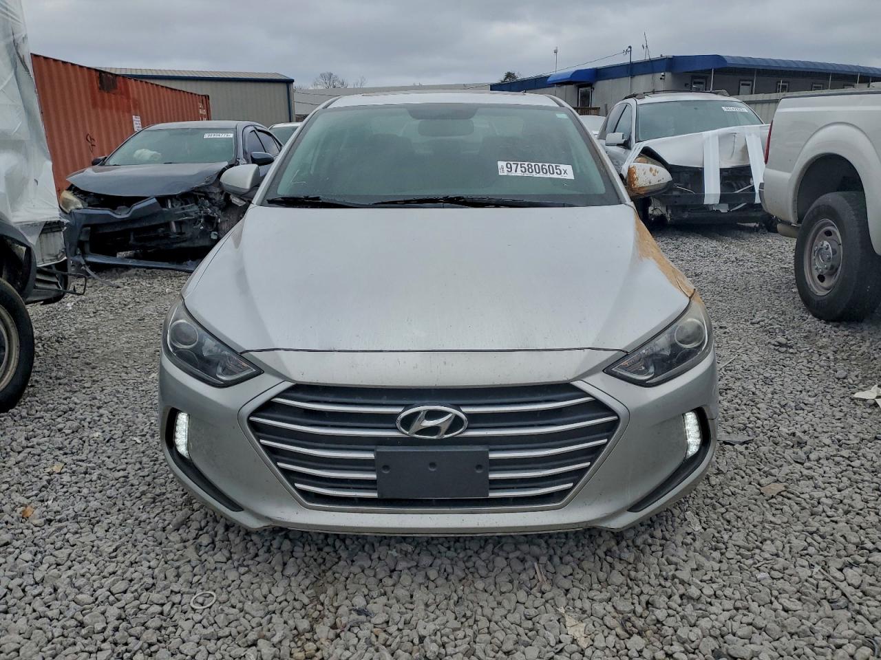 Hyundai ELANTRA Sel Image 9