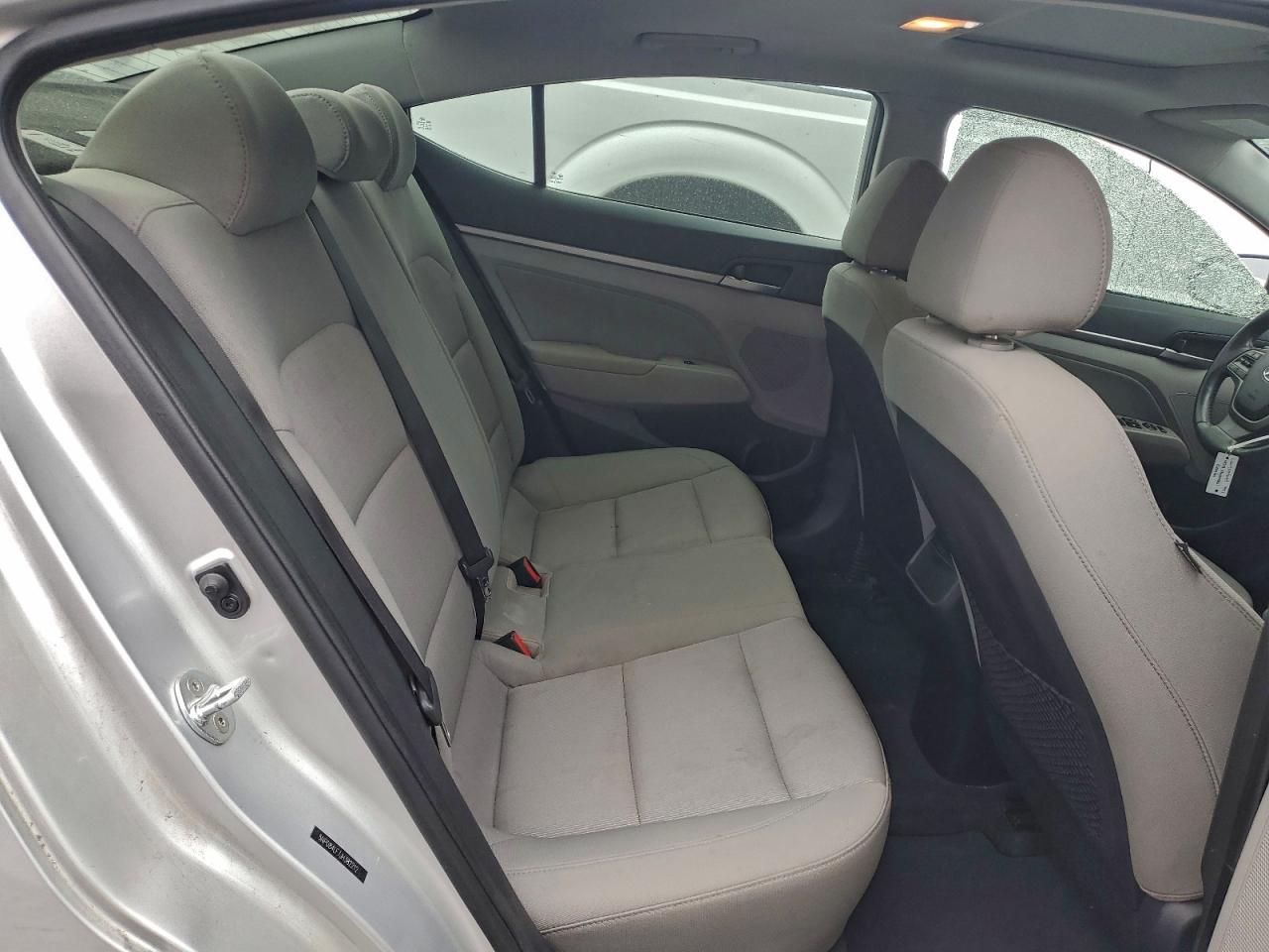 Hyundai ELANTRA Sel Image 4