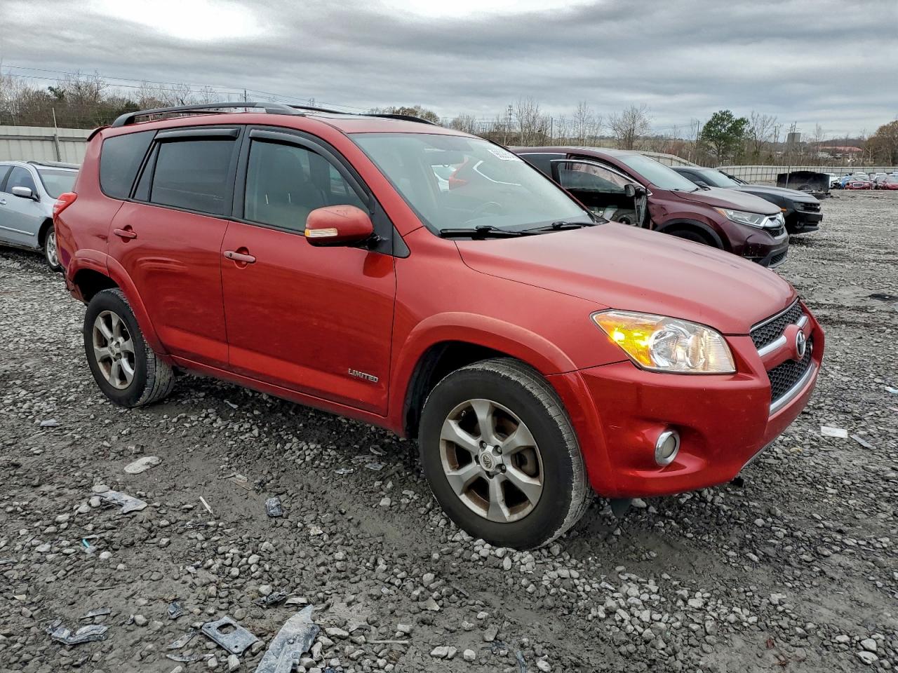 Toyota RAV4 Limited Image 3